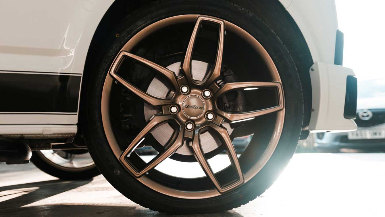Calibre alloy wheel