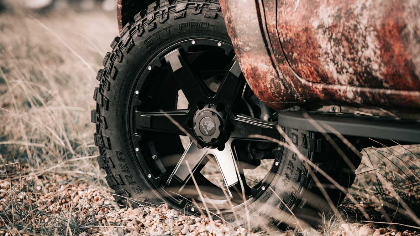Tomahawk off-road alloy wheel